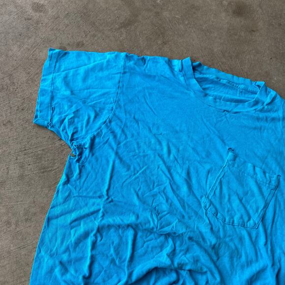 VINTAGE 80S TEAL DISTRESSED T-SHIRT SZ MEDIUM - Picture 2 of 5